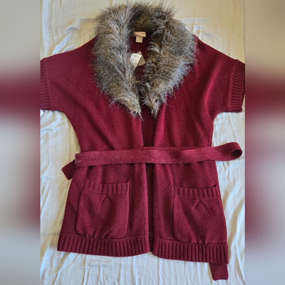 Women's Burgundy Sweater with Faux Fur Collar